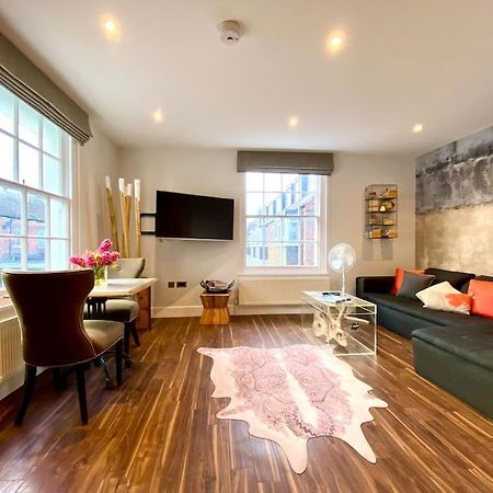 Stunning Little House On Poole Quay - Free Secure Parking & Wifi - In The Heart Of The Old Town - Great Location - Free Parking - Fast Wifi - Smart Tv - Newly Decorated - Sleeps 2! Close To Poole & Bournemouth & Sandbanks מראה חיצוני תמונה