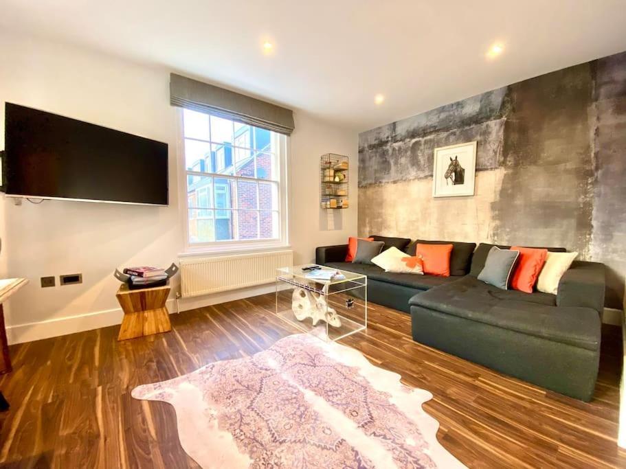 Stunning Little House On Poole Quay - Free Secure Parking & Wifi - In The Heart Of The Old Town - Great Location - Free Parking - Fast Wifi - Smart Tv - Newly Decorated - Sleeps 2! Close To Poole & Bournemouth & Sandbanks מראה חיצוני תמונה