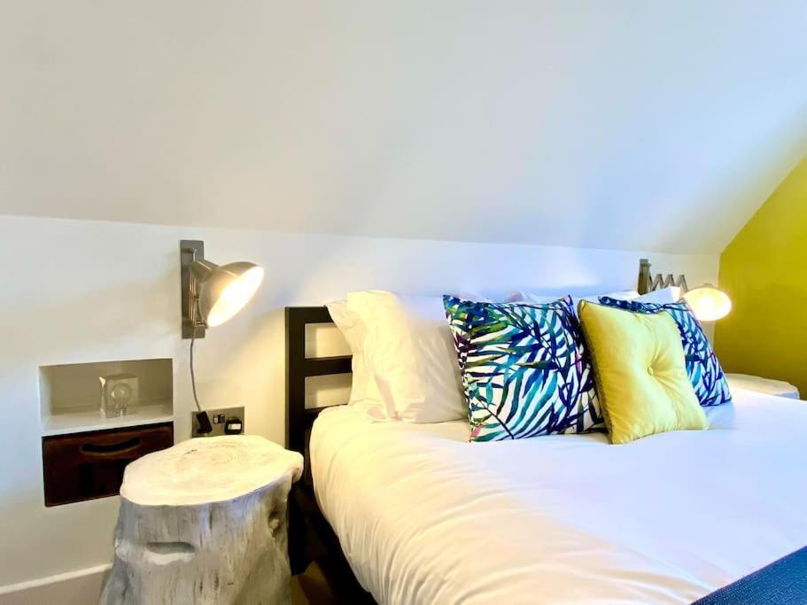 Stunning Little House On Poole Quay - Free Secure Parking & Wifi - In The Heart Of The Old Town - Great Location - Free Parking - Fast Wifi - Smart Tv - Newly Decorated - Sleeps 2! Close To Poole & Bournemouth & Sandbanks מראה חיצוני תמונה
